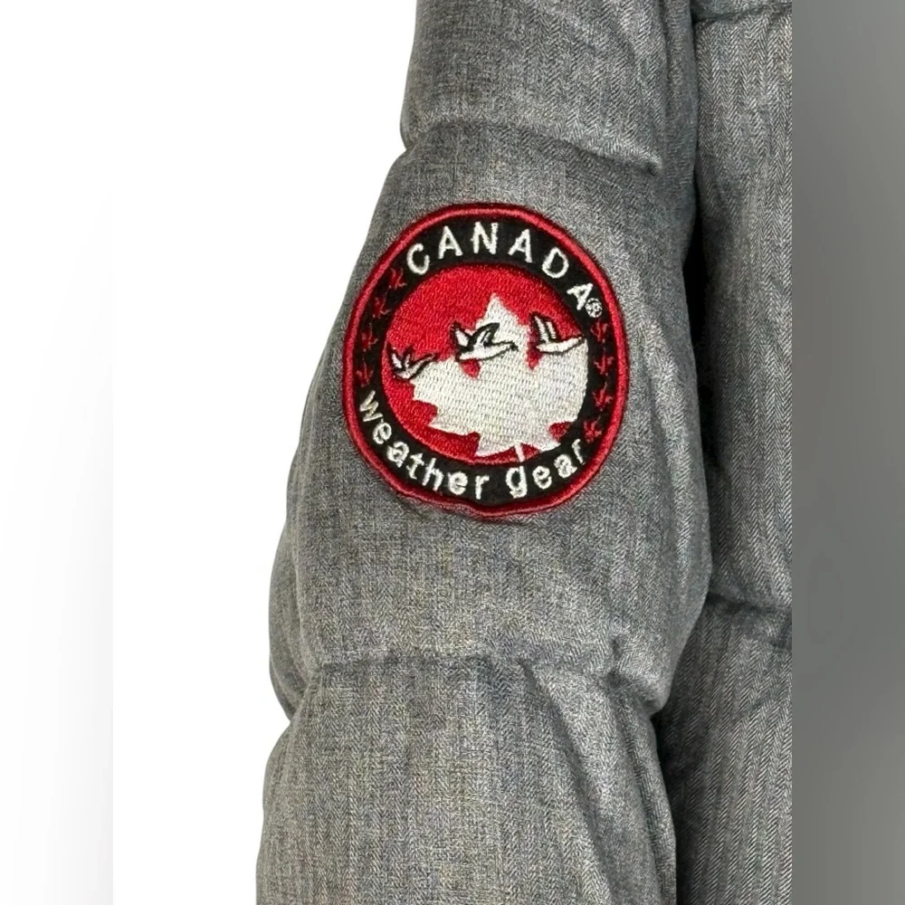 Canada Weather Gear heavyweight puffer‎ jacket in gray heather with black trim.